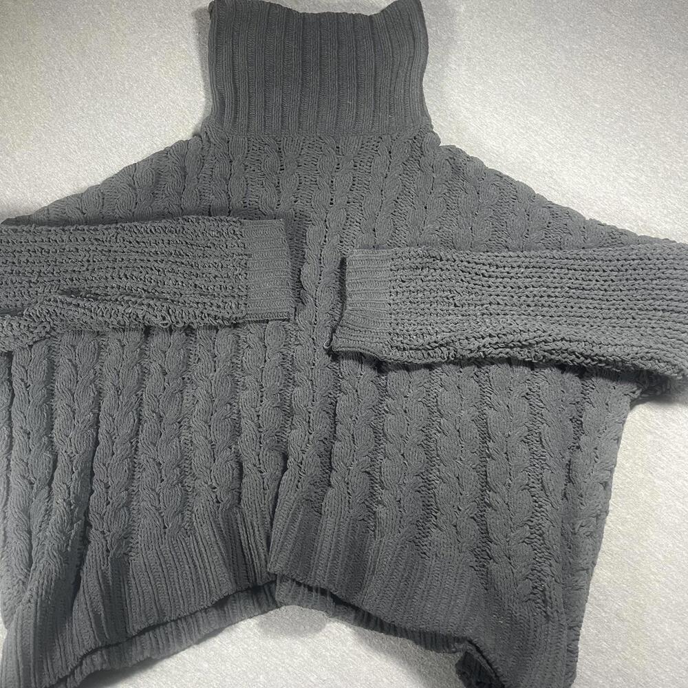 POL Women's Medium Gray Cable Knit Turtleneck “cozy” Sweater RN#133793 polyester - Picture 6 of 9